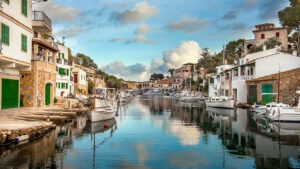 Cala Figuera: el puerto de pescadores que conserva el encanto de Mallorca Cala Figuera, Mallorca
