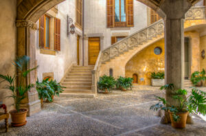 Los patios de Palma: una ruta por las casas señoriales de la ciudad Patios de Palma – Casas señoriales del casco antiguo