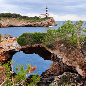 Faro de Portocolom: historia, cómo llegar y qué ver en uno de los rincones más bonitos de Mallorca Faro de Portocolom